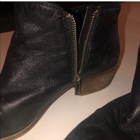 Lucky Basil Black Booties - Picture 6 of 8